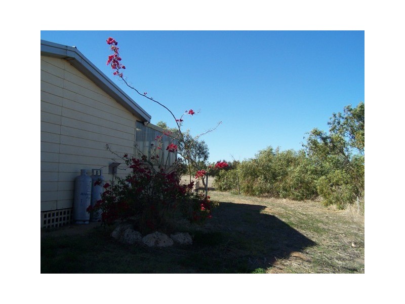 466 Company Road, Greenough WA 6532