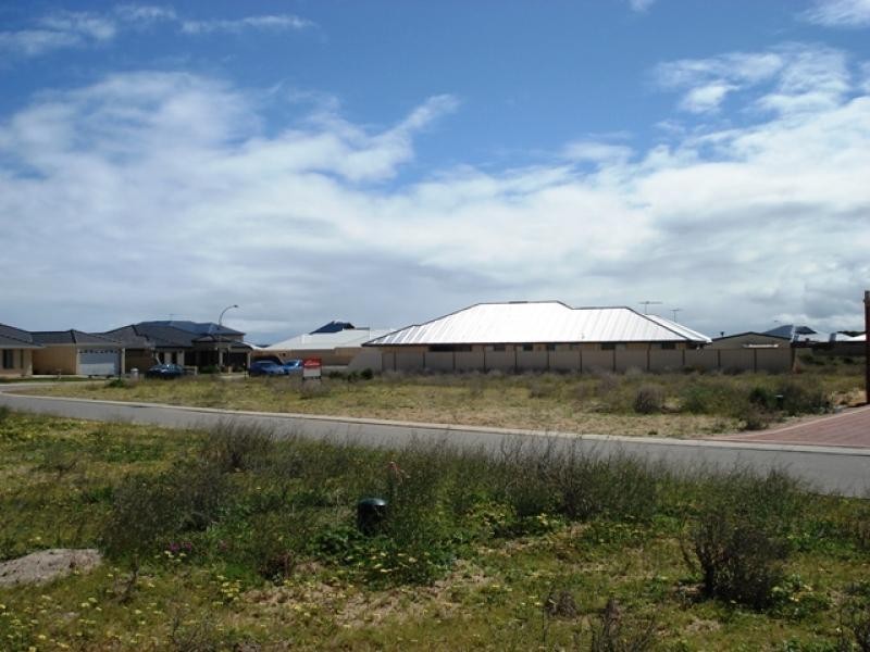 38 Coastside Crescent, Drummond Cove WA 6532