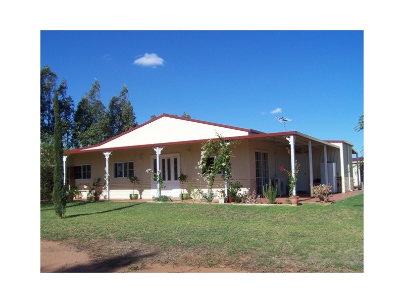 5 Hill River Way, Moonyoonooka WA 6532