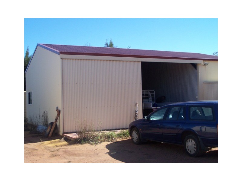 5 Hill River Way, Moonyoonooka WA 6532