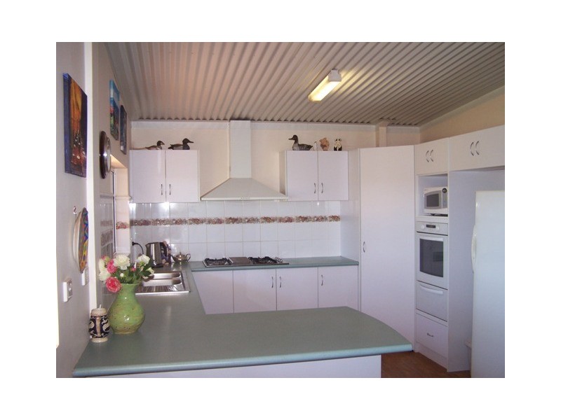 5 Hill River Way, Moonyoonooka WA 6532