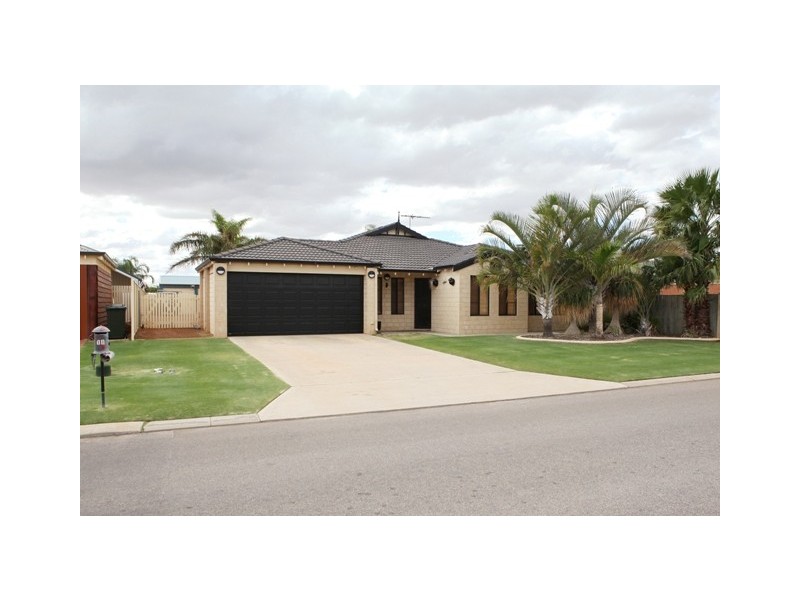 11 WATERFRONT CIRCLE, Drummond Cove WA 6532