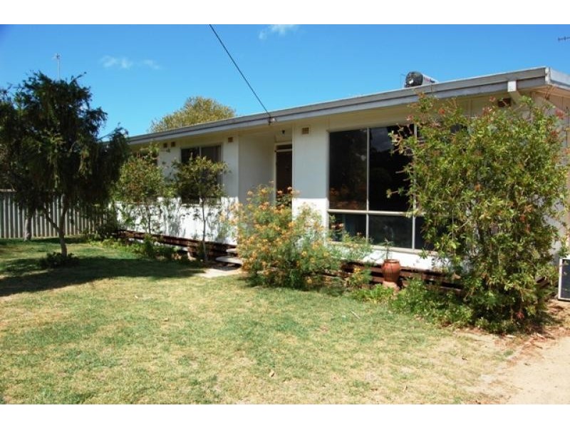 5 Flanagan Way, Dongara WA 6525