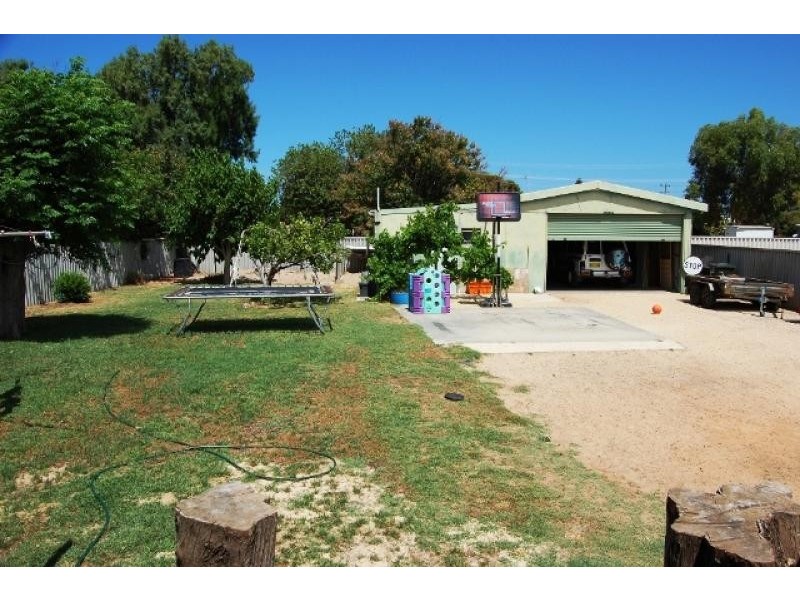 5 Flanagan Way, Dongara WA 6525