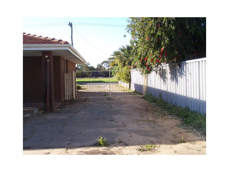 103 Railway Street, Bluff Point WA 6530