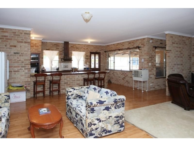 216 COOPER STREET, Waggrakine WA 6530