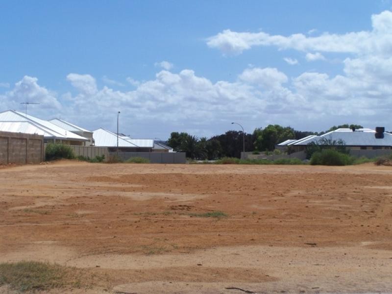 9 Reef Boulevard, Drummond Cove WA 6532