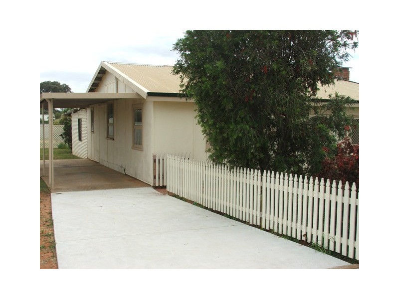 257A Fourth Street, Wonthella WA 6530