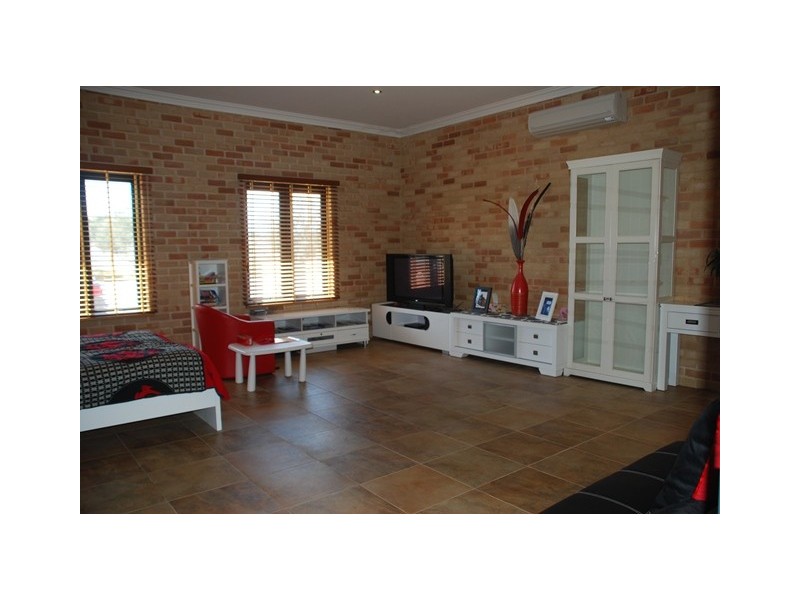 5 Eliza Shaw Drive, White Peak WA 6532