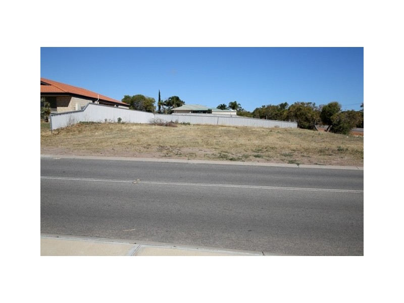 2 Bellimos Drive, Wandina WA 6530