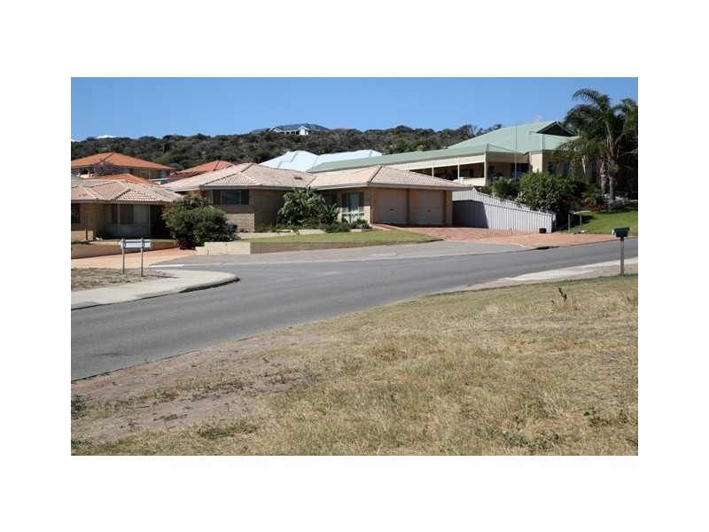 2 Bellimos Drive, Wandina WA 6530