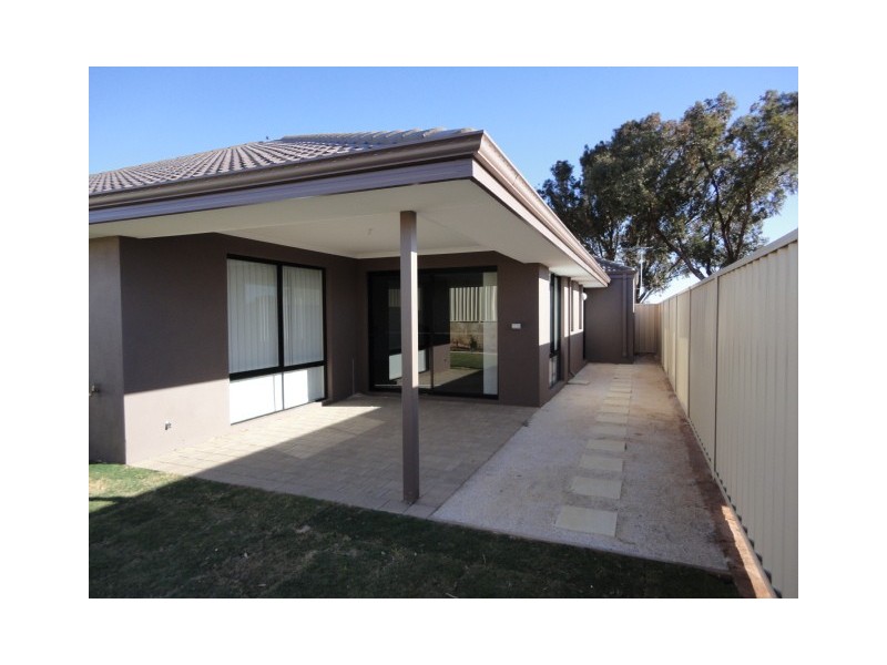 29 Reef Blvd, Drummond Cove WA 6532