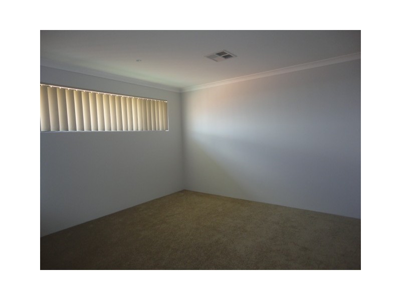 10 Mandalay Loop, Wandina WA 6530