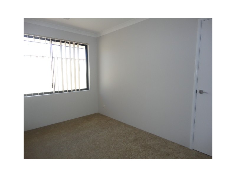 10 Mandalay Loop, Wandina WA 6530