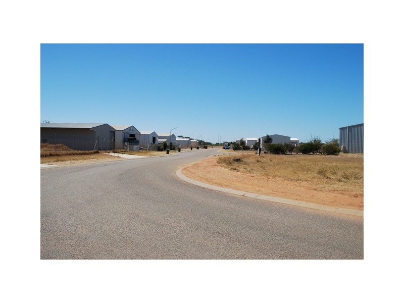 25 Rich Maslen Street, Narngulu WA 6532