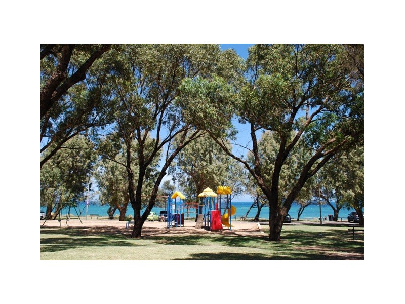 4/376 Chapman Road, Bluff Point WA 6530