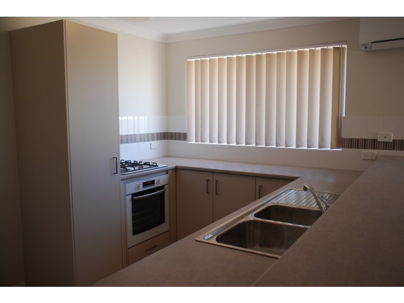 4/376 Chapman Road, Bluff Point WA 6530