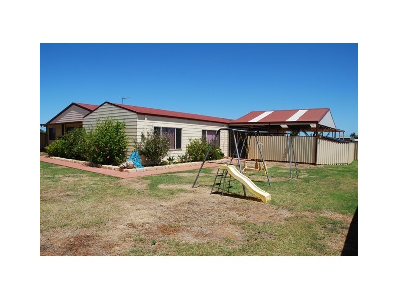 7 Polwarth Parade, Deepdale WA 6532