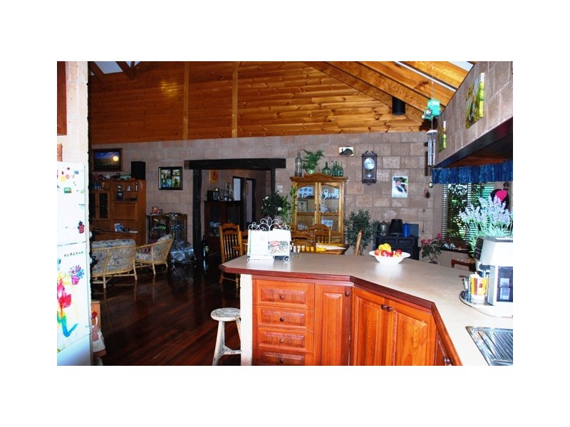 12 Brennand Road, Dongara WA 6525