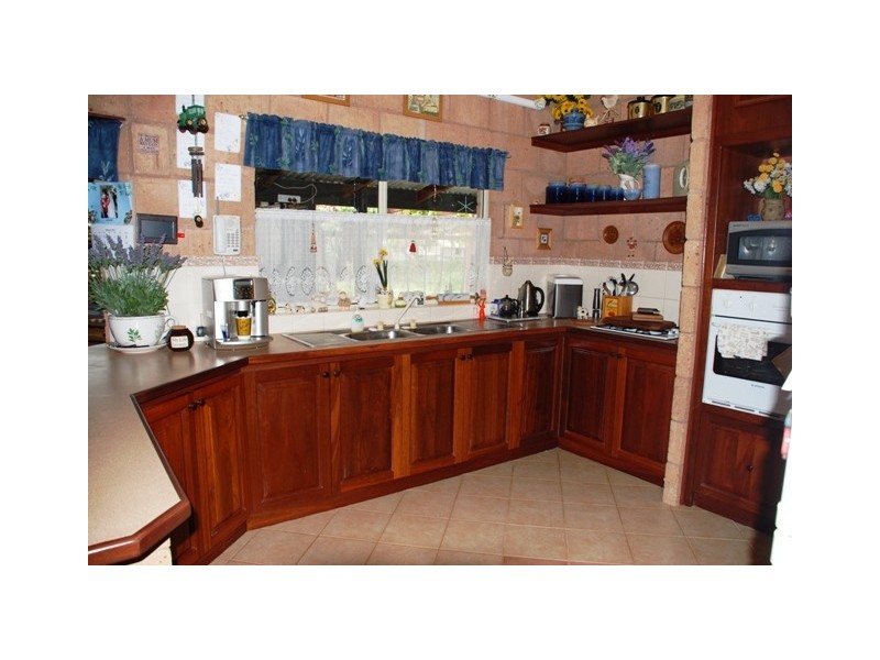 12 Brennand Road, Dongara WA 6525