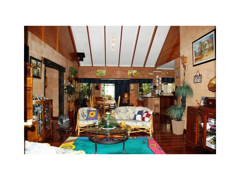 12 Brennand Road, Dongara WA 6525