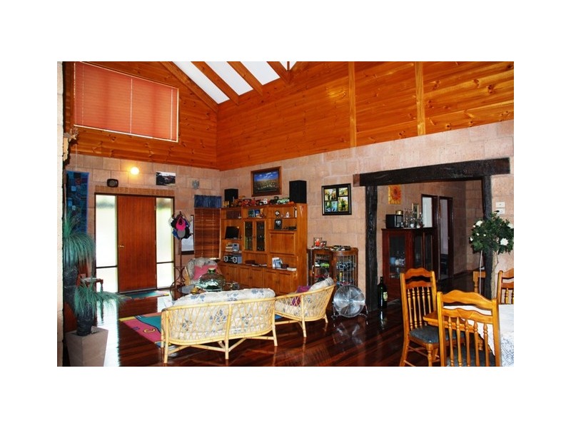 12 Brennand Road, Dongara WA 6525