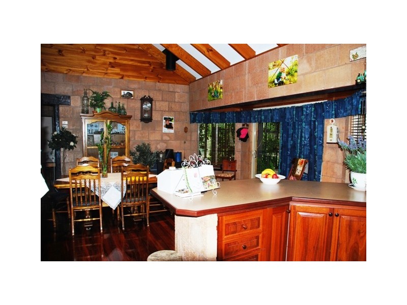 12 Brennand Road, Dongara WA 6525