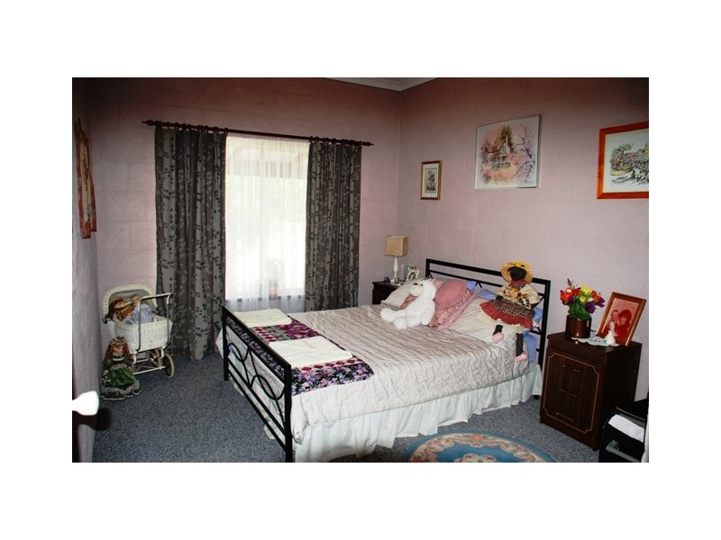 12 Brennand Road, Dongara WA 6525