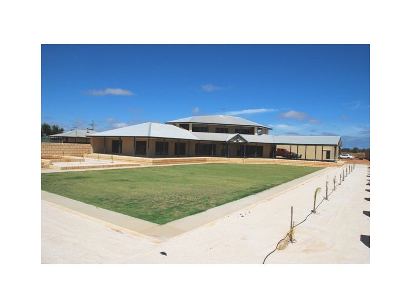 877 McCartney Road, Walkaway WA 6528