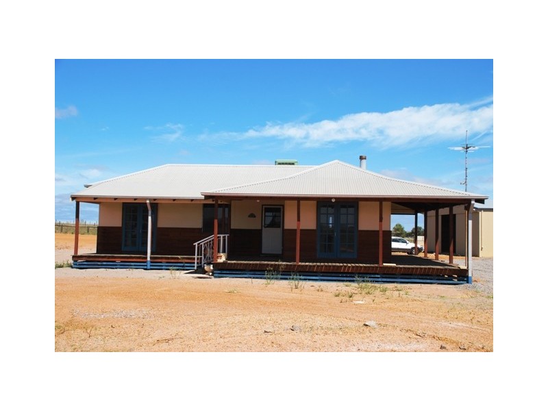 877 McCartney Road, Walkaway WA 6528