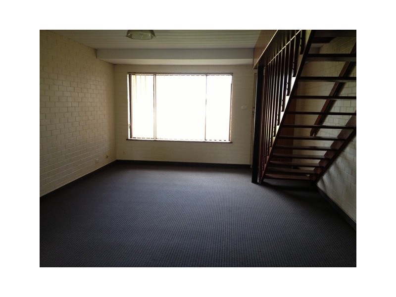 2/125 Railway Street, Bluff Point WA 6530