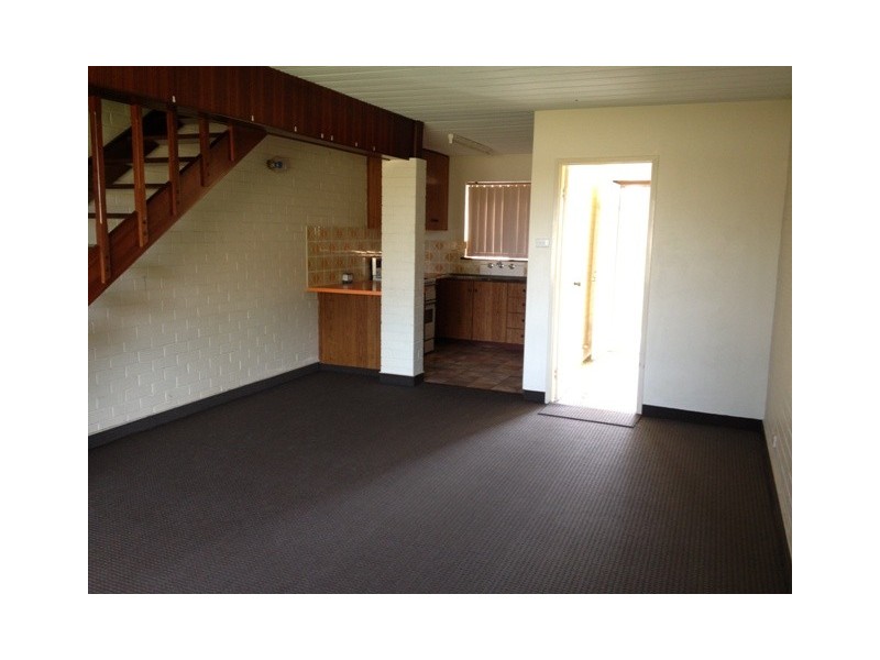 2/125 Railway Street, Bluff Point WA 6530