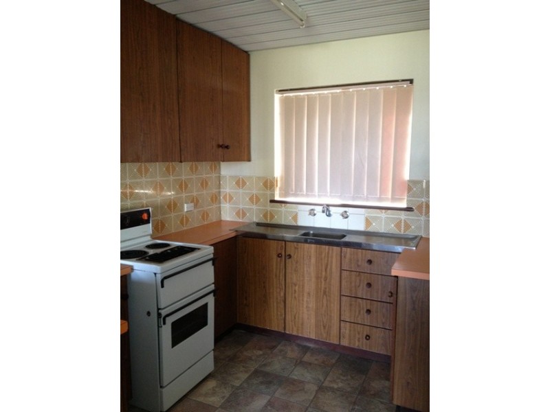 2/125 Railway Street, Bluff Point WA 6530