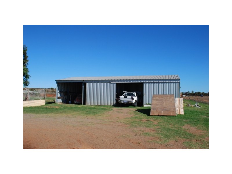 12 Hill River Way, Moonyoonooka WA 6532