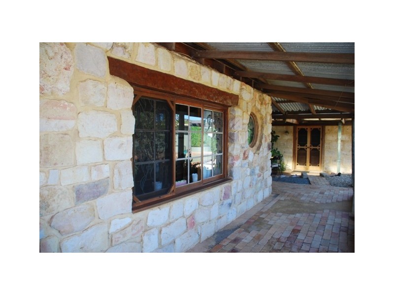 18 Phillips Road, Greenough WA 6532