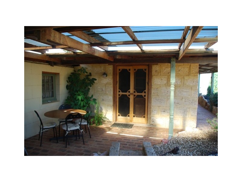 18 Phillips Road, Greenough WA 6532