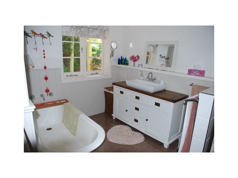 18 Phillips Road, Greenough WA 6532