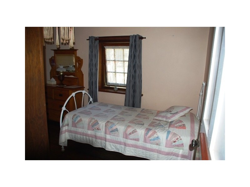 18 Phillips Road, Greenough WA 6532