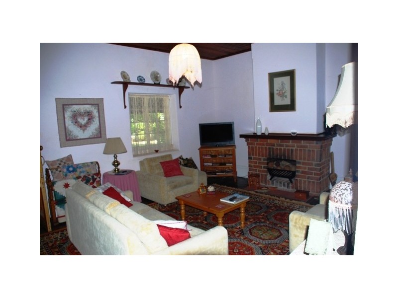 18 Phillips Road, Greenough WA 6532