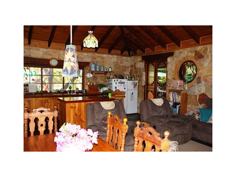 18 Phillips Road, Greenough WA 6532