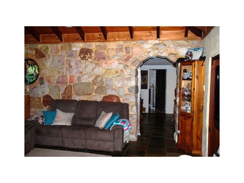 18 Phillips Road, Greenough WA 6532