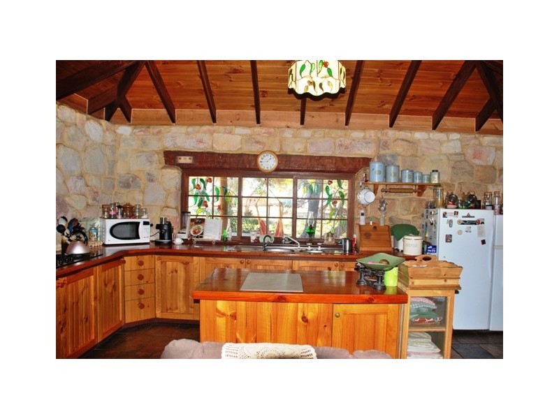 18 Phillips Road, Greenough WA 6532