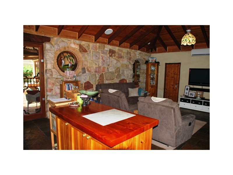 18 Phillips Road, Greenough WA 6532