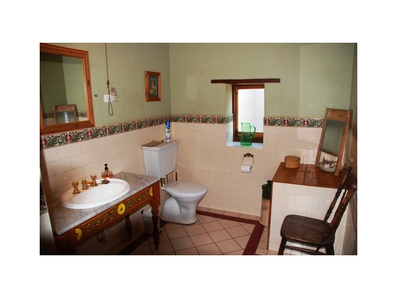 18 Phillips Road, Greenough WA 6532