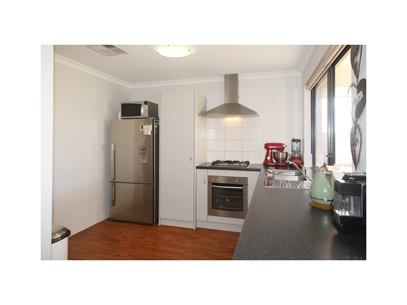 10 Mandalay Loop, Wandina WA 6530