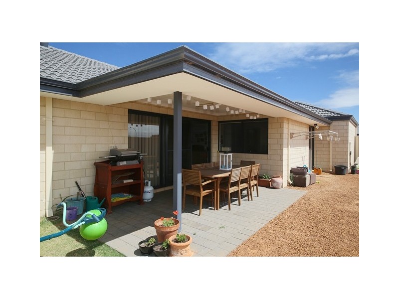 10 Mandalay Loop, Wandina WA 6530