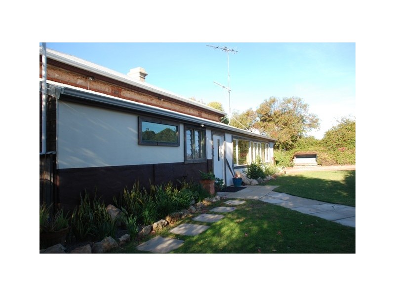 123 Phillips Road, Greenough WA 6532