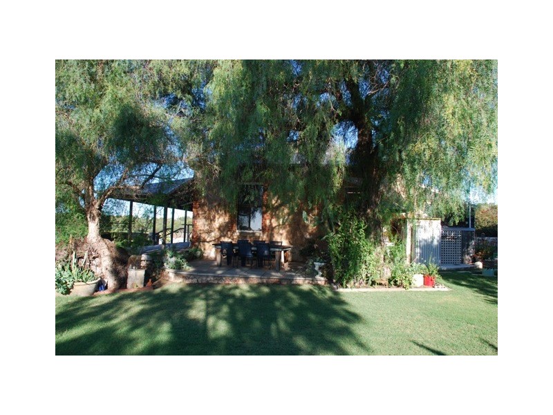 123 Phillips Road, Greenough WA 6532