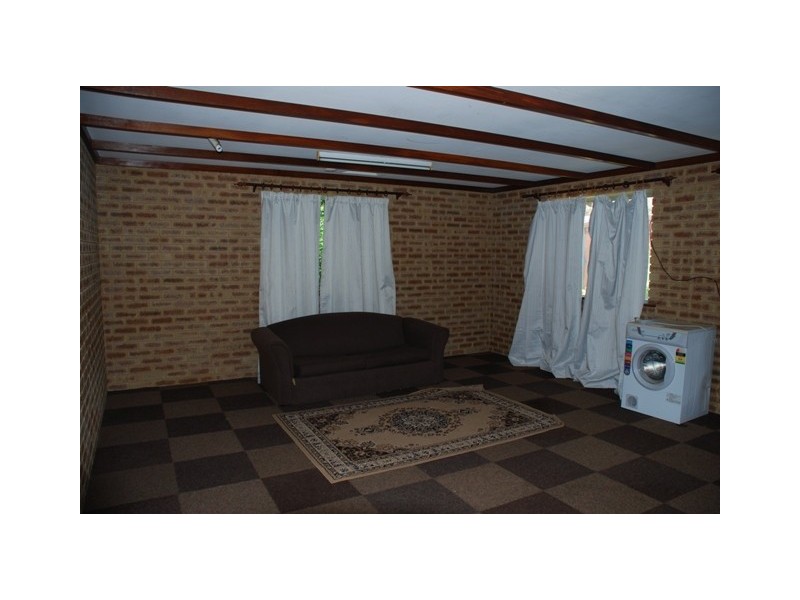 16 Roebuck Street, Mahomets Flats WA 6530