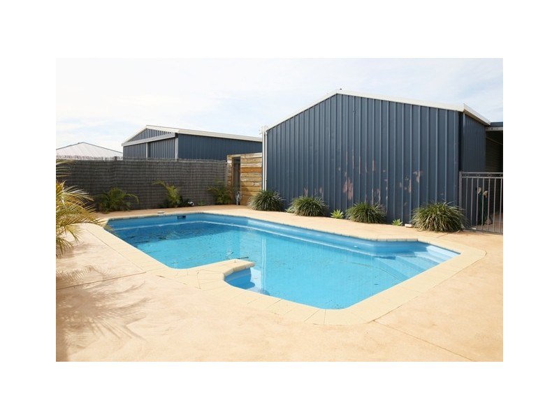 6 SHOALHAVEN WAY, Drummond Cove WA 6532